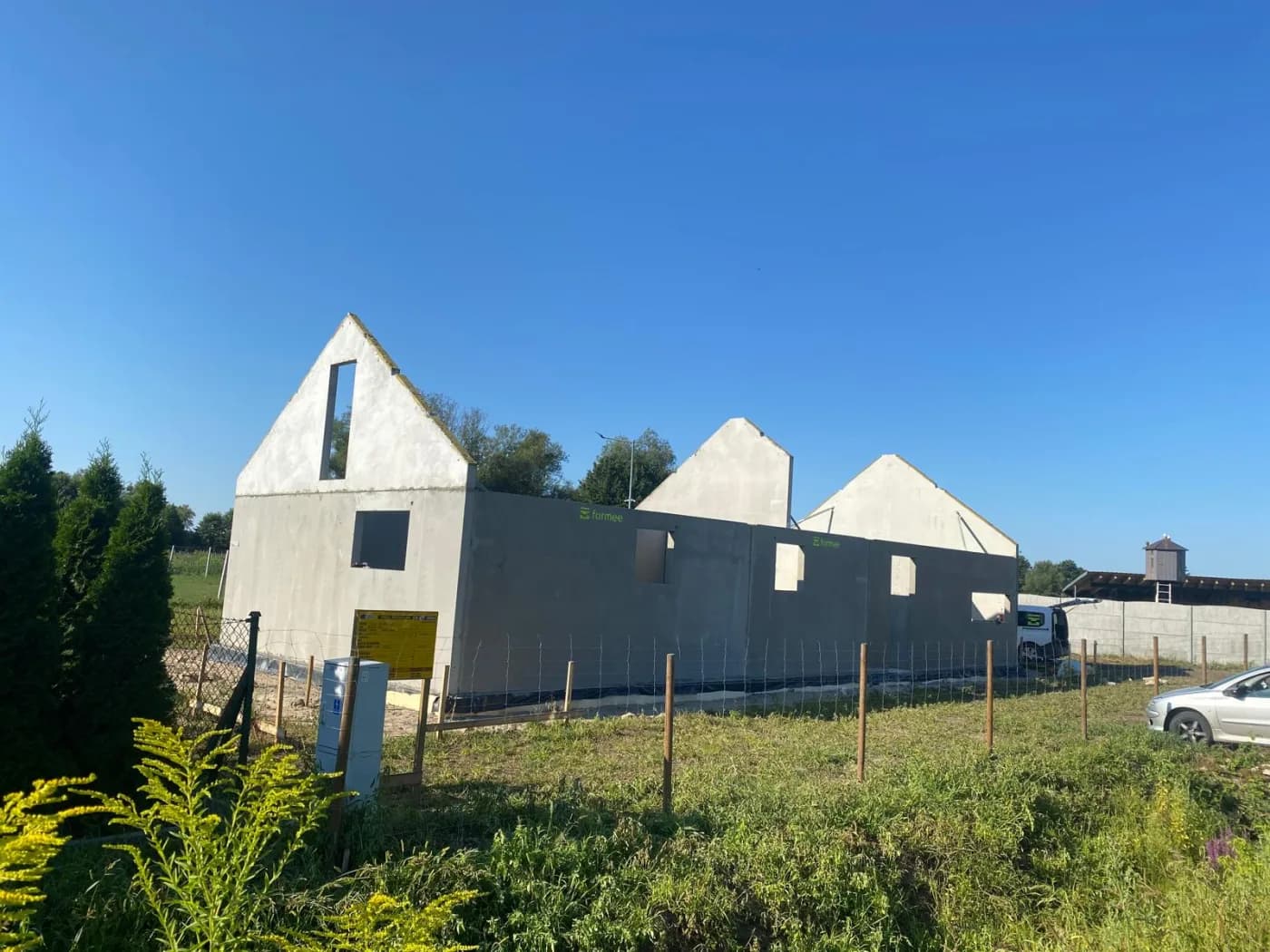 Dom jednorodzinny w Jasieńcu — ściany prefabrykowane — Jasieniec