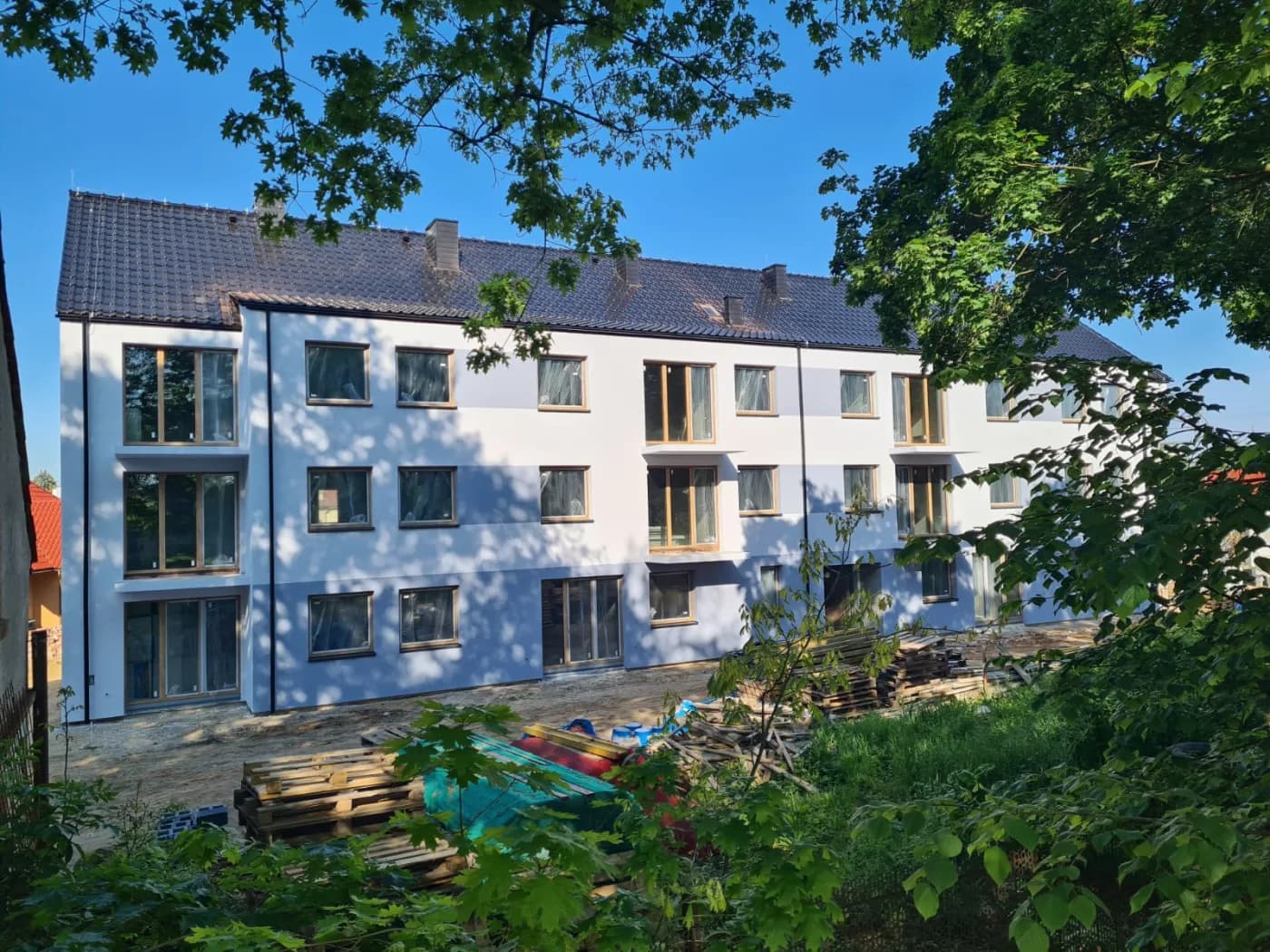 Budynek wielorodzinny w Chojnowie — ściany, stropy i balkony — Chojnów