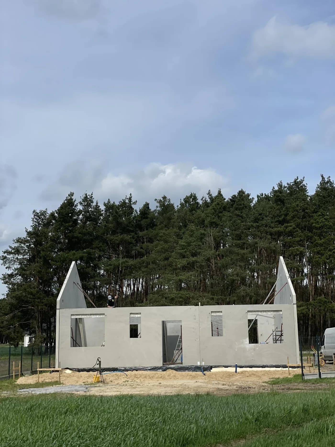 Dom parterowy w Zbąszyniu — ściany prefabrykowane — Zbąszyń